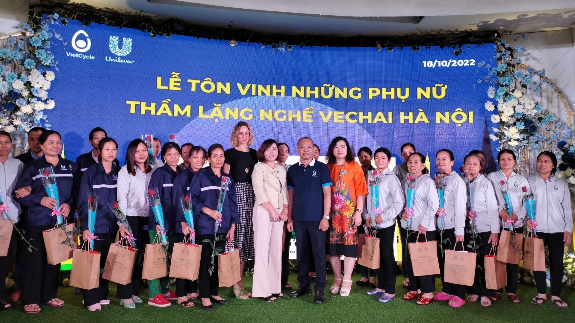 Unilever Vietnam to Recognise and Support Female Informal Waste Collectors