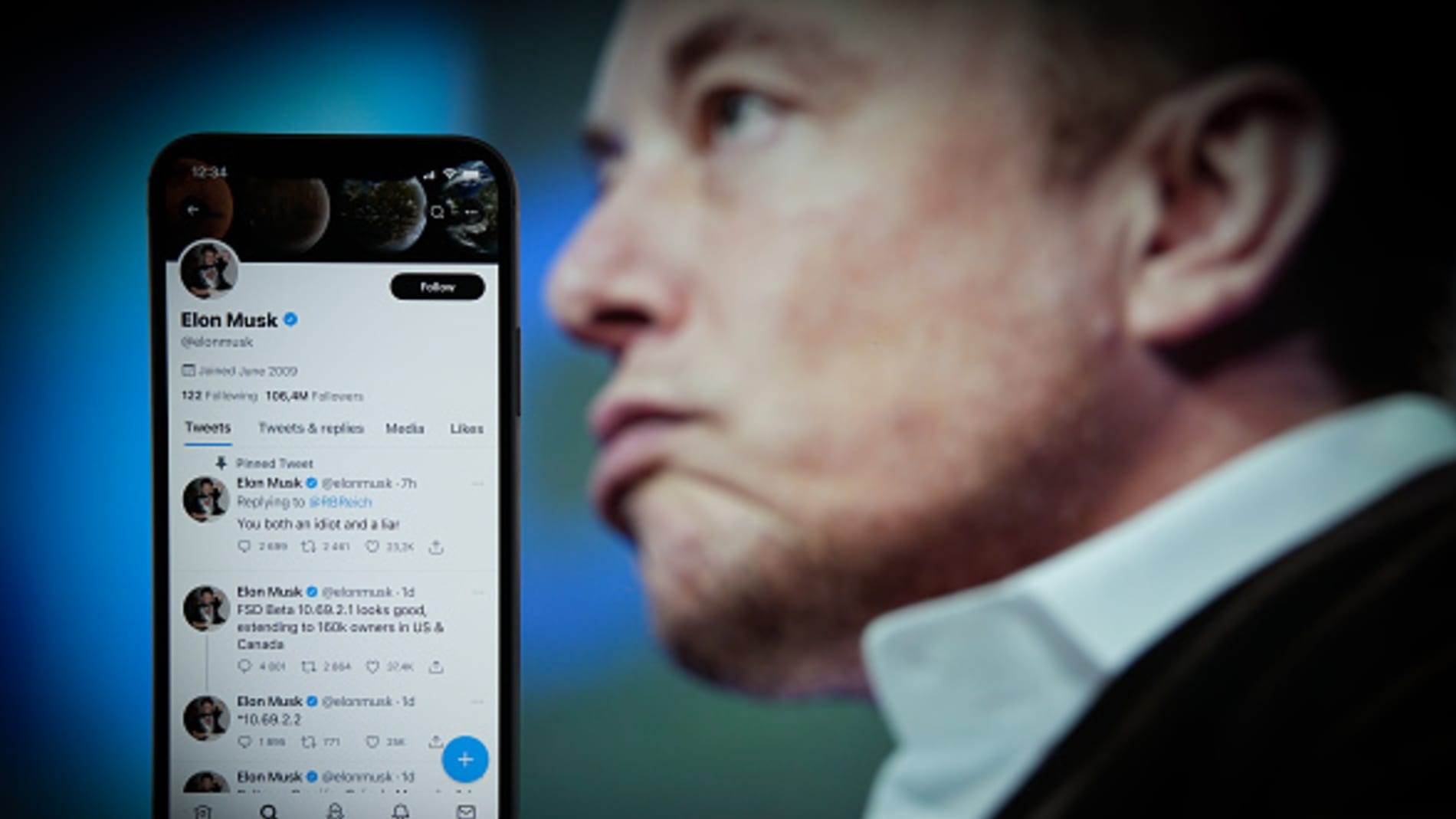 Elon Musk “doạ” Apple, tuyên bố làm điện thoại đấu iPhone