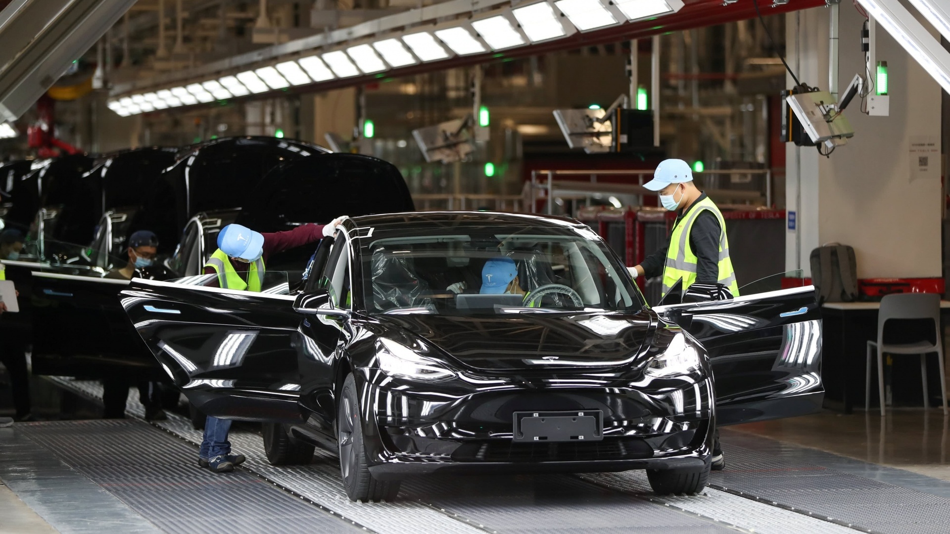 Tesla đối mặt khủng hoảng “giảm giá xe”