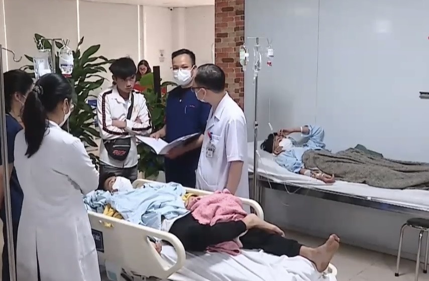 Tích cực điều trị cho công nhân Công ty HSTech Vina ở Bắc Ninh nhiễm độc methanol