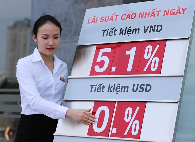 Lãi suất huy động kỳ hạn dưới 6 tháng của các ngân hàng lớn đã giảm xuống dưới mức trần