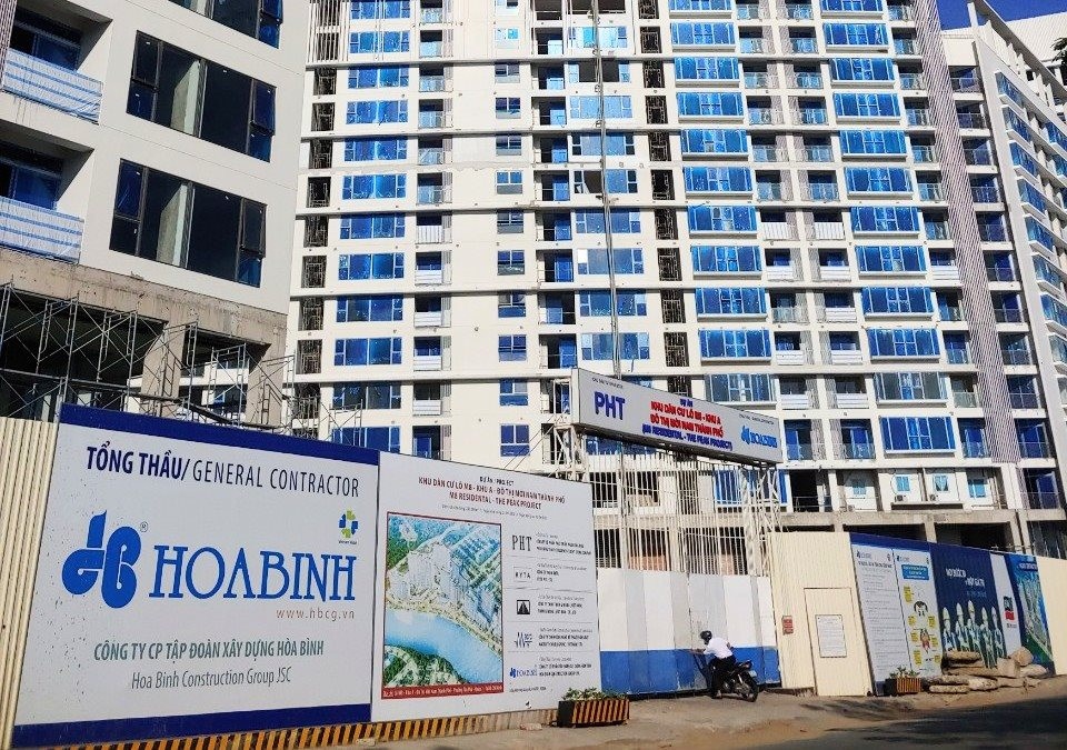 Công ty Xây dựng Hòa Bình đề nghị trả nợ bằng bất động sản, thiết bị xây dựng tồn kho