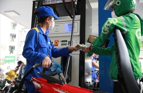 Giá xăng, dầu giảm mạnh