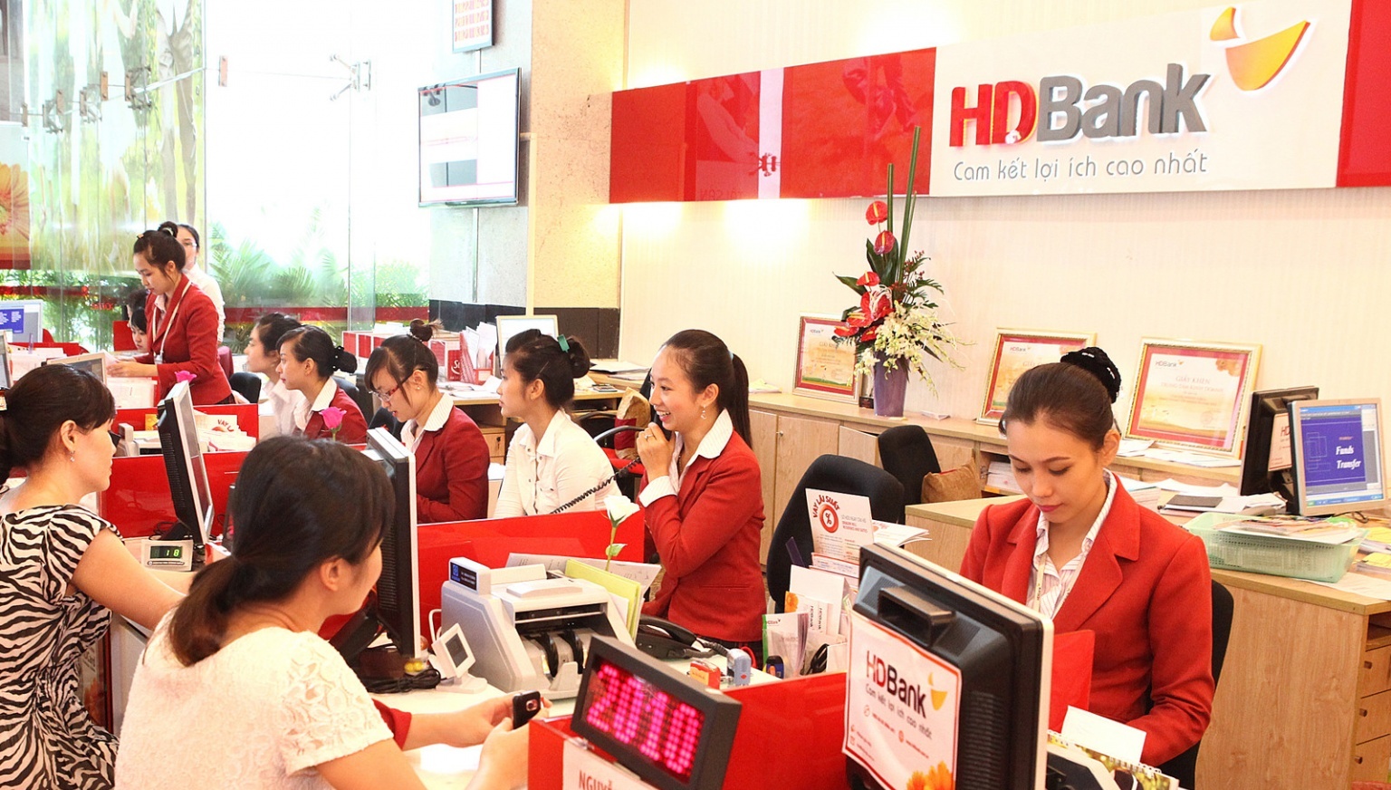 HDBank muốn mua 1 công ty chứng khoán, cung cấp nhiều dịch vụ mới