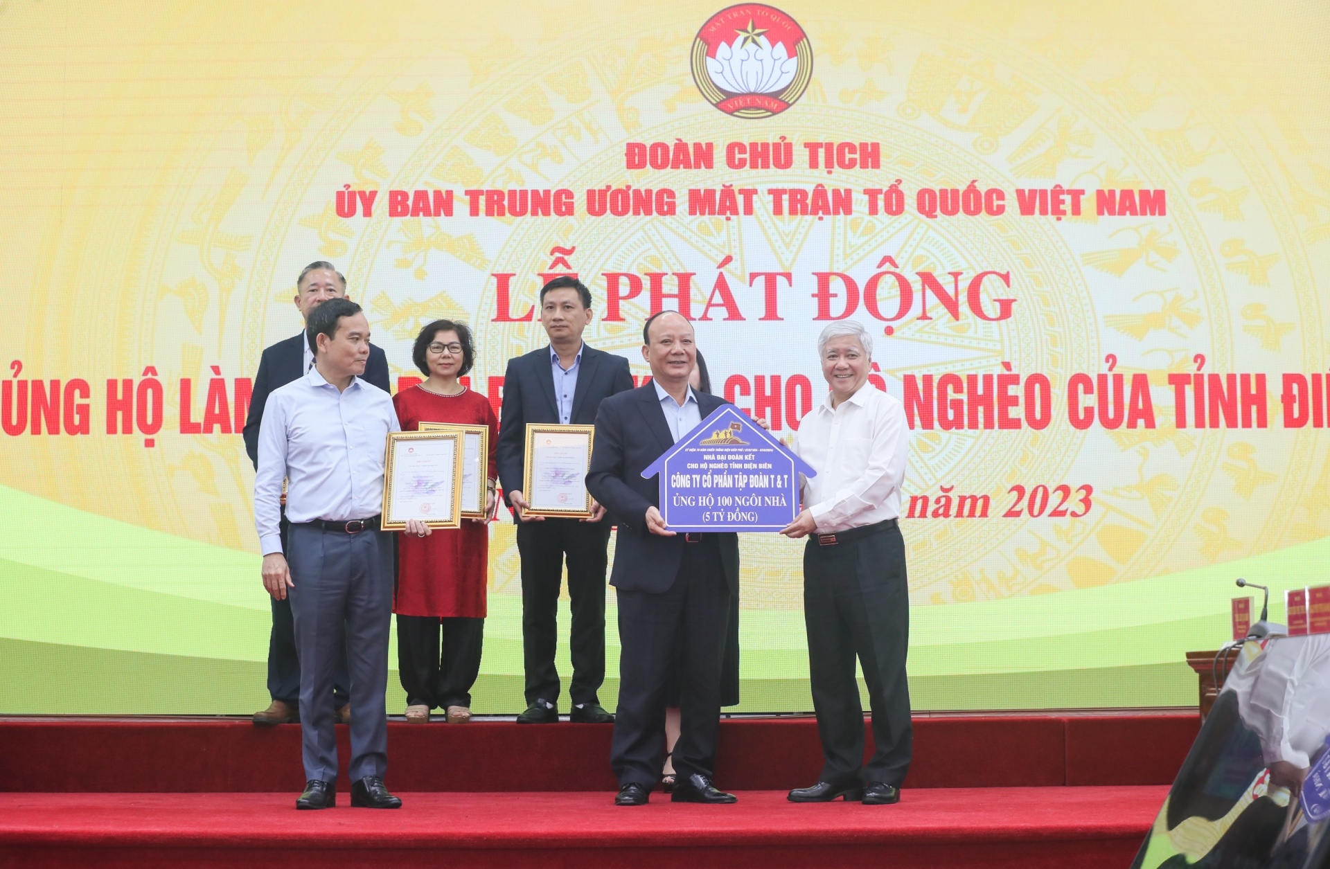 T&T Group ủng hộ 5 tỷ đồng hỗ trợ làm nhà cho người nghèo ở Điện Biên