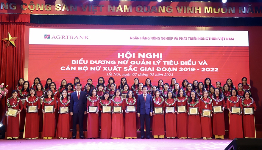 Agribank biểu dương “Nữ quản lý tiêu biểu, cán bộ nữ có thành tích xuất sắc”