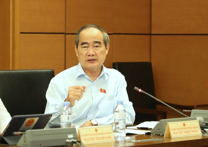 Đại biểu Quốc hội Nguyễn Thiện Nhân cho rằng lao động đã về hưu nhận lương 2,5 – 3 triệu đồng/tháng là không đủ sống.