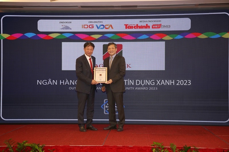 Agribank được vinh danh với 3 giải thưởng Ngân hàng Việt Nam tiêu biểu năm 2022