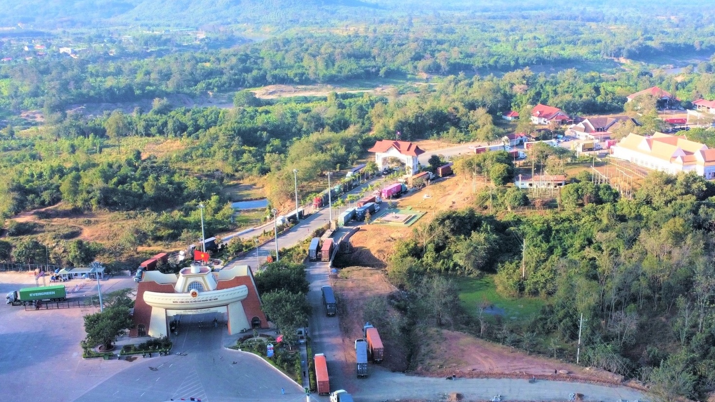 Hiện thực giấc mơ xây dựng KKT thương mại xuyên biên giới chung Lao Bảo - Đensavẳn