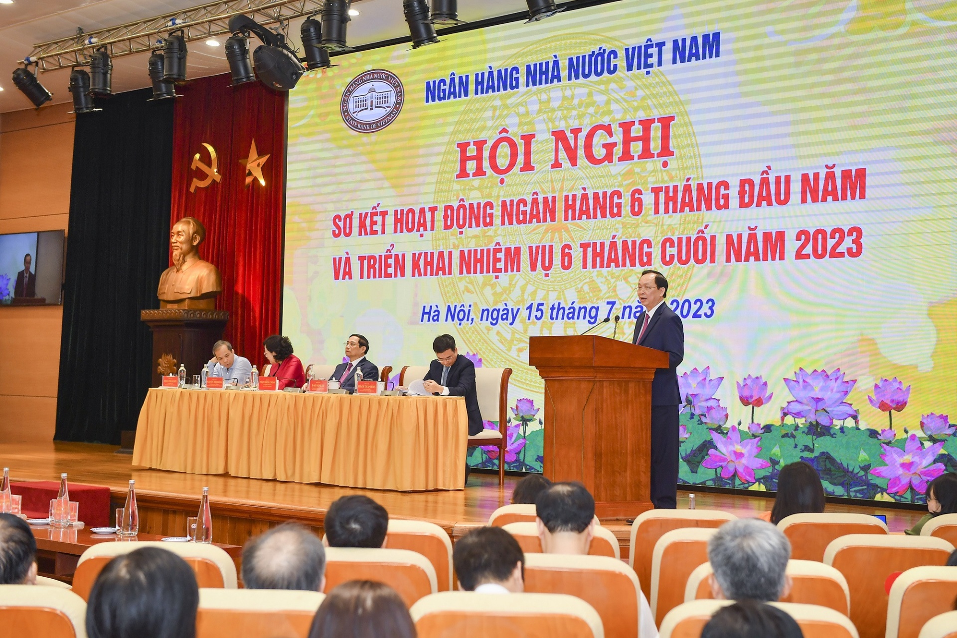 Phó Thống đốc Ngân hàng Nhà nước: Lãi suất sẽ còn tiếp tục giảm