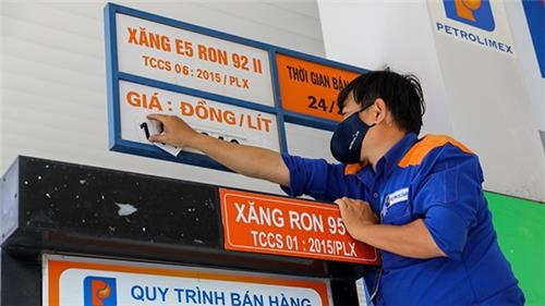 Giá xăng ngày mai có thể tăng mạnh lên đến 1.000 đồng/lít