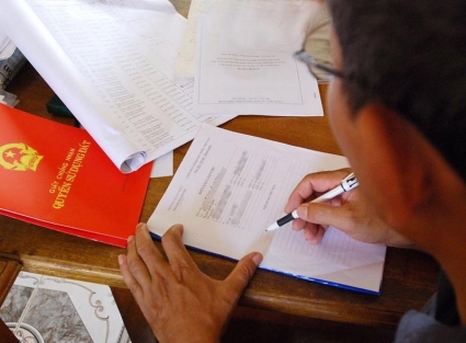 Hơn 30.200 căn nhà tại TP.HCM bị ngừng cấp 'sổ hồng', nguyên nhân vì sao?