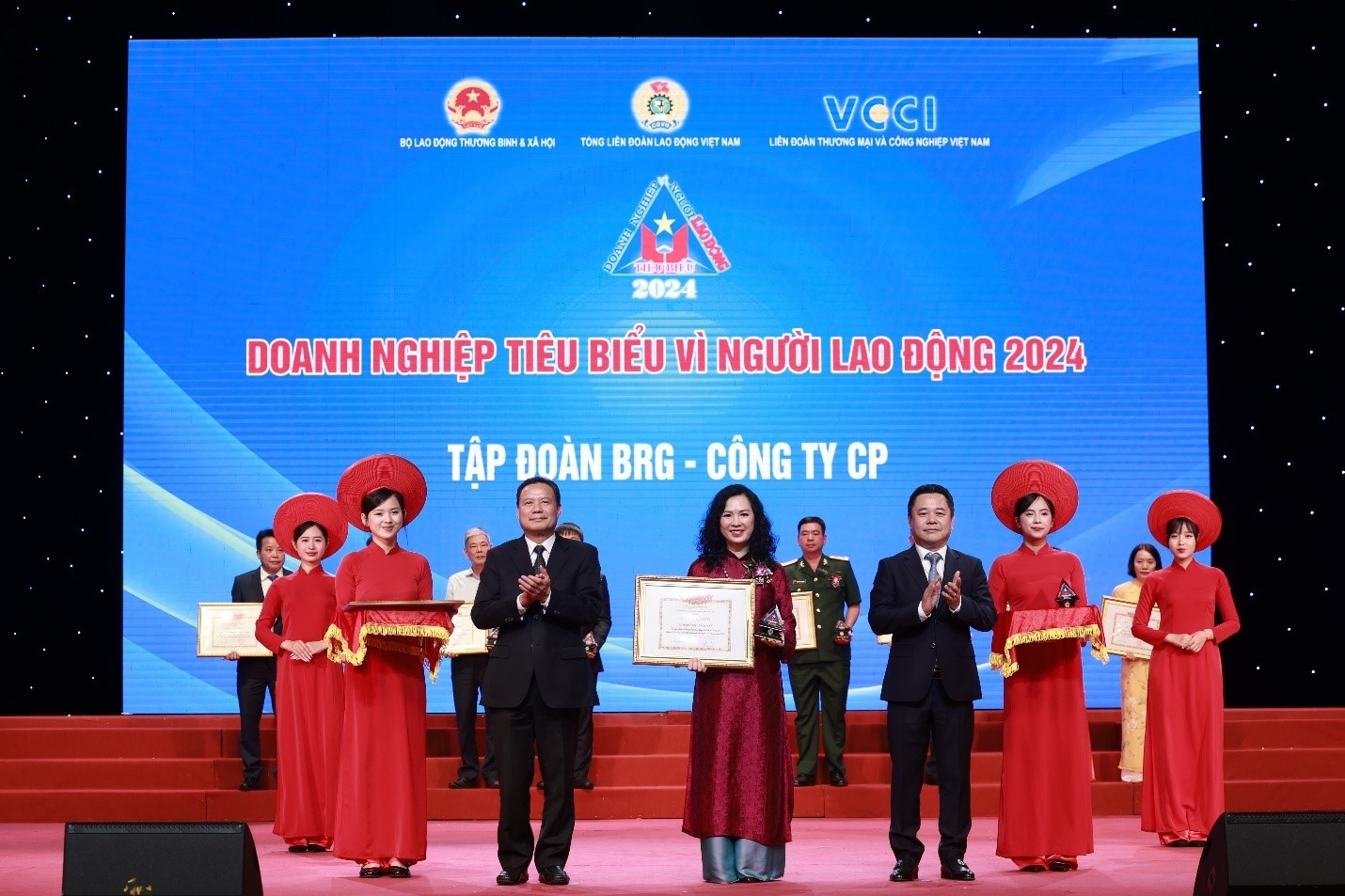 Tập đoàn BRG - Top 10 Doanh nghiệp tiểu biểu vì người lao động năm 2024