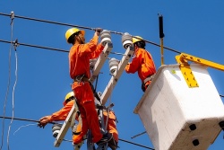 Giá điện tăng 4,8%, khách hàng sử dụng điện sinh hoạt phải trả thêm bao nhiêu tiền mỗi tháng?