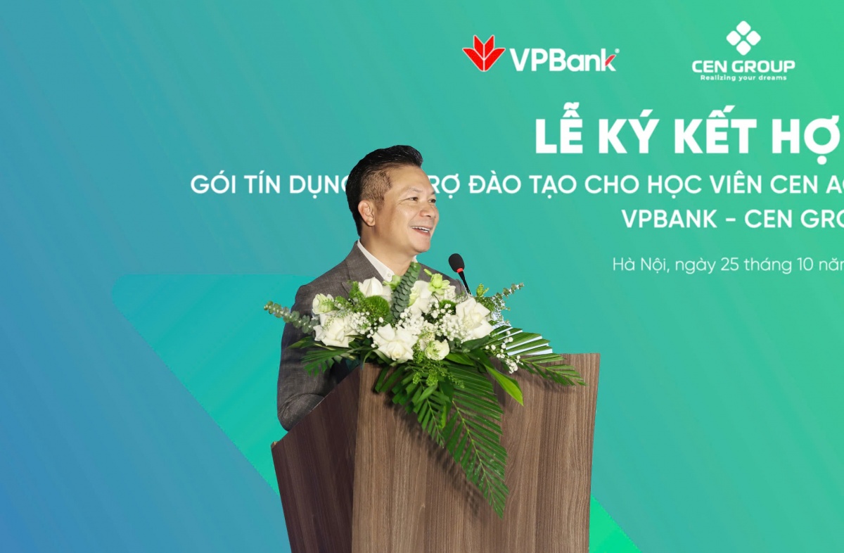 VPBank và Cen Academy ký kết hợp tác hỗ trợ tín dụng đào tạo cho các học viên