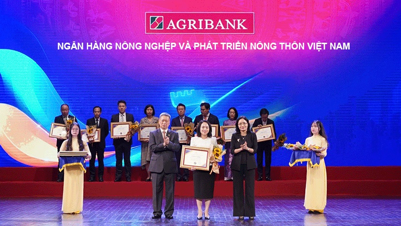 Agribank được vinh danh “Doanh nghiệp đạt chuẩn Văn hóa kinh doanh Việt Nam năm 2024”