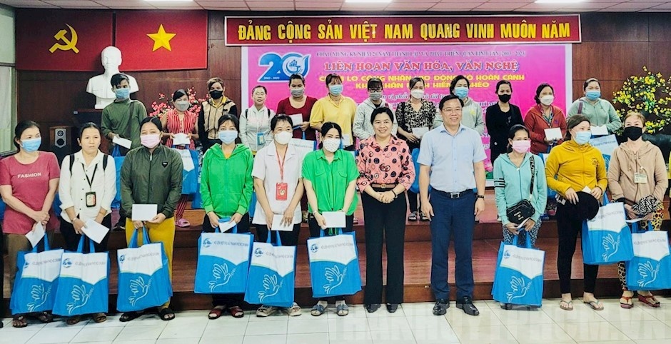 Thưởng Tết ở công ty đông công nhân lao động nhất ở TP. HCM