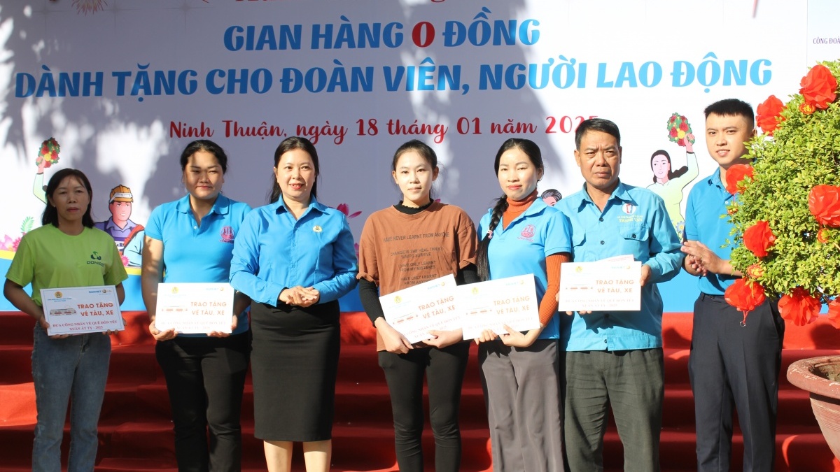 Ninh Thuận: Công đoàn mang 'Tết ấm' đến người lao động