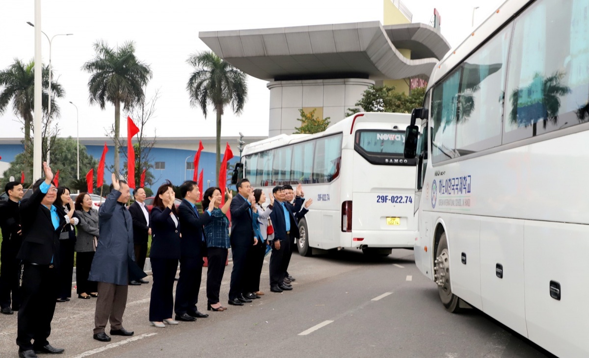 Những chuyến tàu, xe công đoàn an toàn