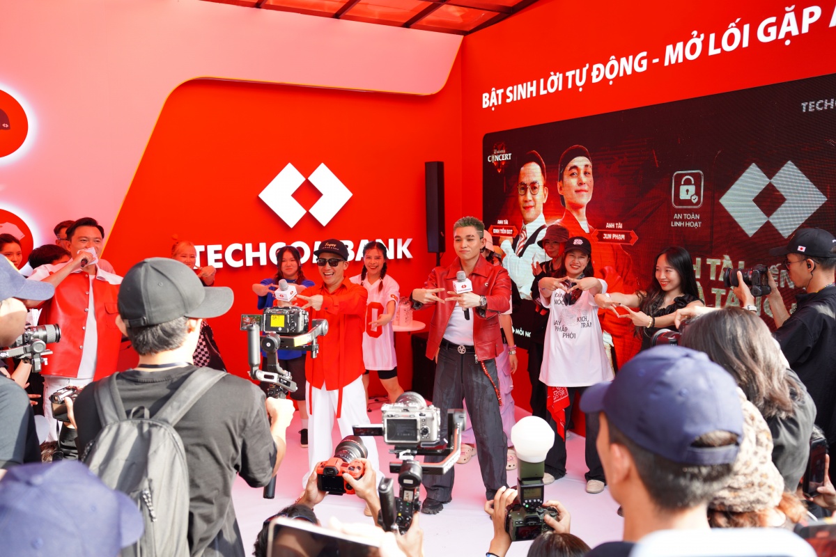 Techcombank tiếp tục là nhà đồng đầu tư Concert Anh Trai Vượt Ngàn Chông Gai day 3, 4