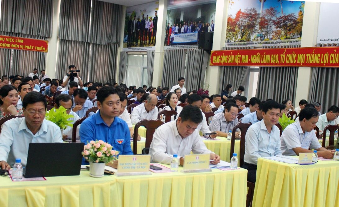 Xuất khẩu lao động trong bối cảnh tinh gọn bộ máy: Cần chiến lược quốc gia bài bản và bền vững Xuất khẩu lao động trong bối cảnh tinh gọn bộ máy: Cần chiến lược quốc gia bài bản và bền vững