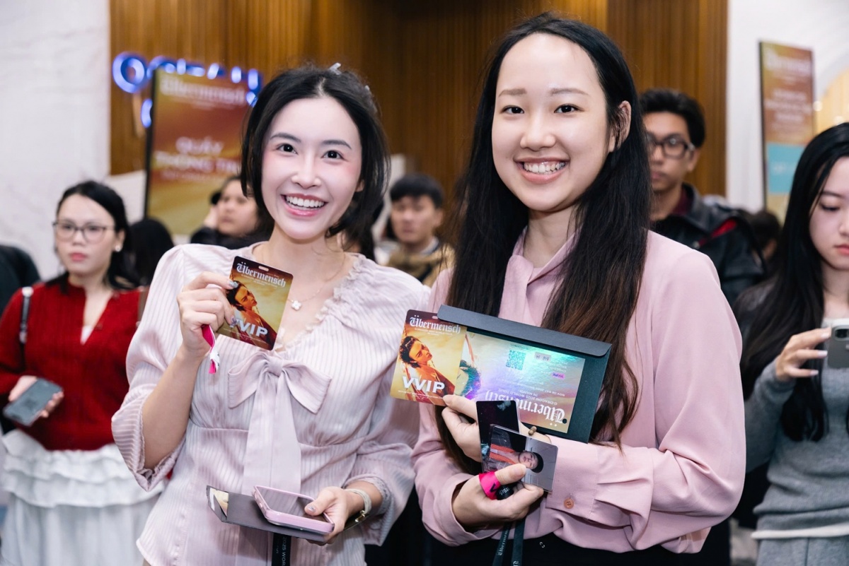 Không chỉ là một đêm nhạc, G-DRAGON 2025 WORLD TOUR [Übermensch] tại 8Wonder Ocean City đang trở thành tâm điểm văn hóa của giới trẻ Việt và cộng đồng quốc tế. 