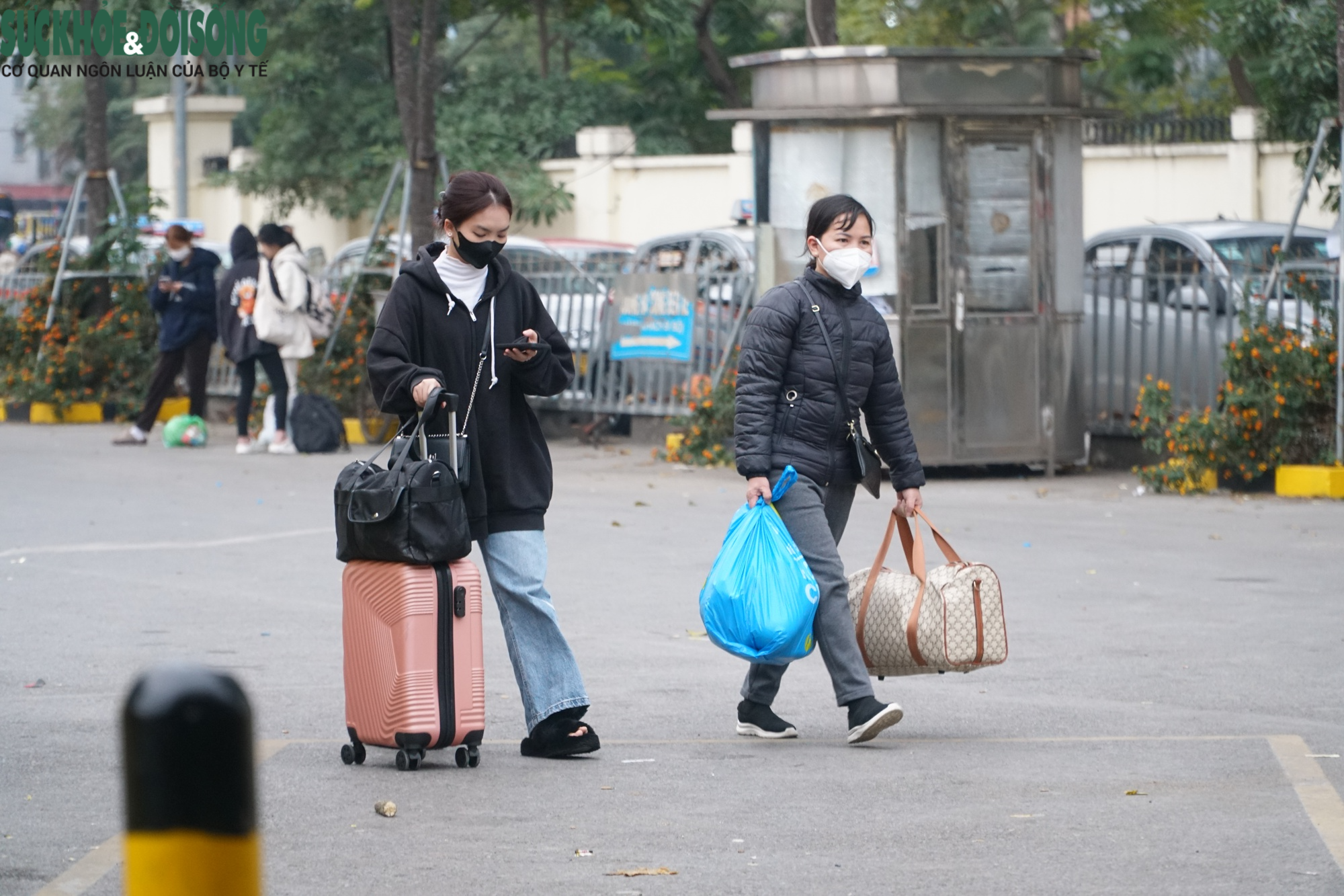 Hà Nội 'đông đúc&amp;amp;quot; trở lại sau kỳ nghỉ Tết Dương lịch 2023 - Ảnh 7.