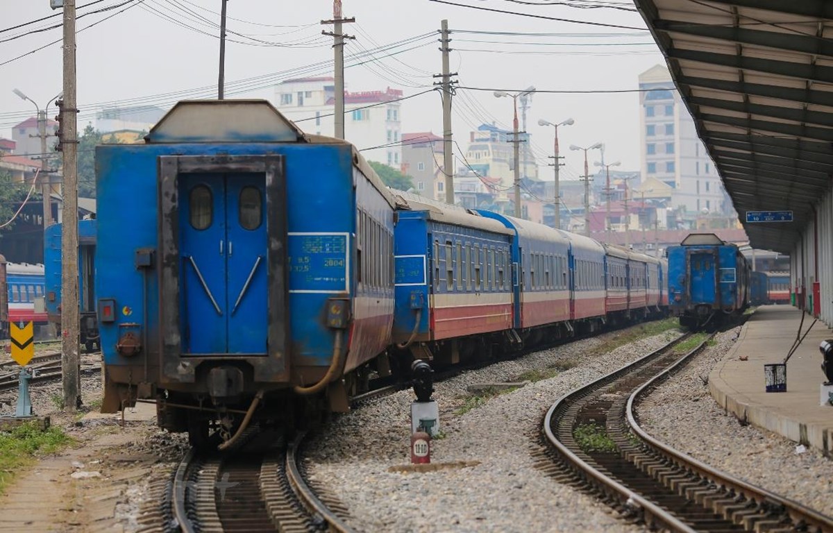Ngành đường sắt đặt mục tiêu không còn lỗ và phấn đấu có lãi từ năm 2023. (Ảnh: Minh Sơn/Vietnam+)