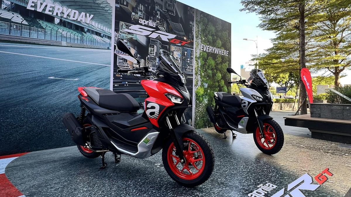 Chi tiết xe tay ga mới Aprilia SR GT gi&aacute; từ 97 triệu đồng