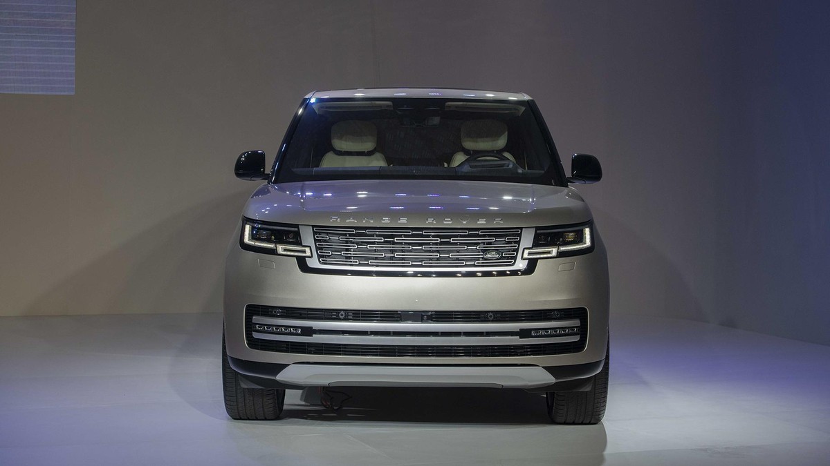 Range Rover mới c&oacute; mặt tại Việt Nam, gi&aacute; cao nhất gần 24 tỷ đồng