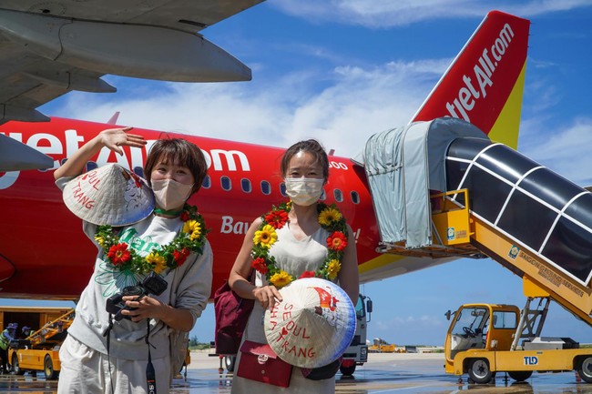 Vietjet đạt kết quả kinh doanh t&iacute;ch cực s&aacute;u th&aacute;ng đầu năm, th&iacute;ch ứng để phục hồi kinh tế c&ugrave;ng c&aacute;c địa phương v&agrave; cả nước ảnh 1