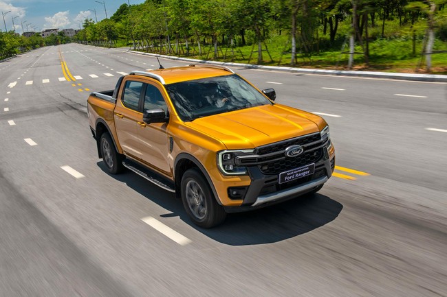 Ford Ranger 2023 ch&iacute;nh thức ra mắt, gi&aacute; tăng nhẹ, nhiều n&acirc;ng cấp  ảnh 5