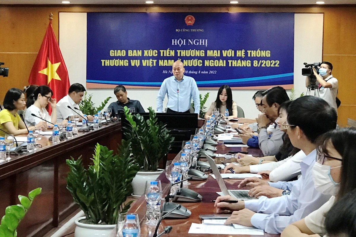 Hội nghị giao ban x&uacute;c tiến thương mại với c&aacute;c thị trường ngo&agrave;i nước th&aacute;ng 8/2022 diễn ra s&aacute;ng ng&agrave;y 30/8.