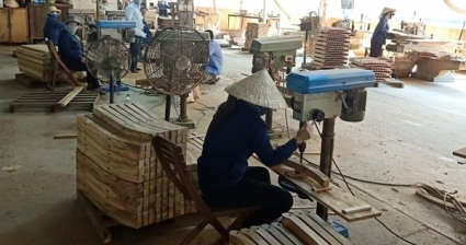 Doanh nghiệp gỗ “ăn đong’’ đơn hàng xuất khẩu